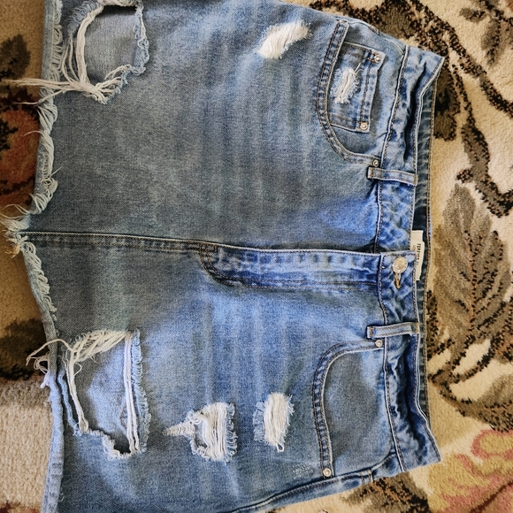 Distressed Denim Skirt - Picture 4 of 7
